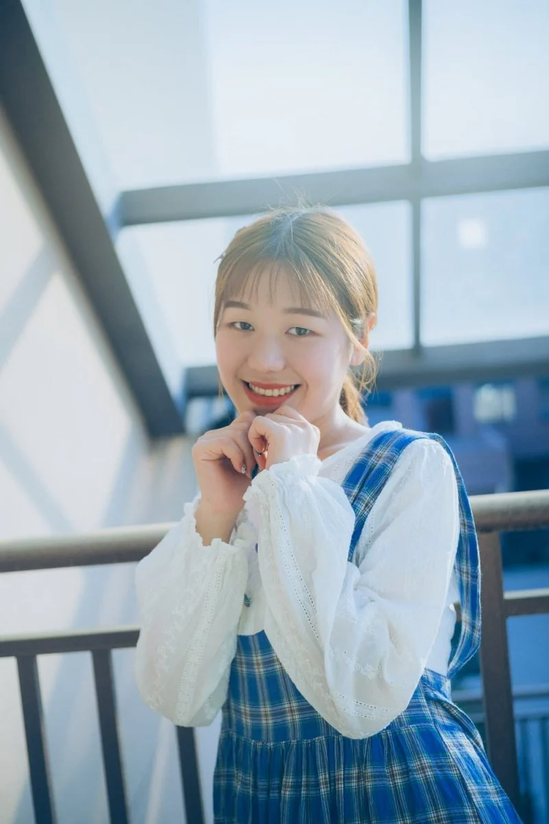 Paint By Numbers | Zhanjiang - Smiling Girl Beside Railing