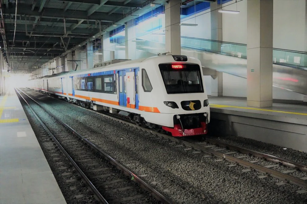 Paint By Numbers | Jakarta - White Red And Green Train In Train Station